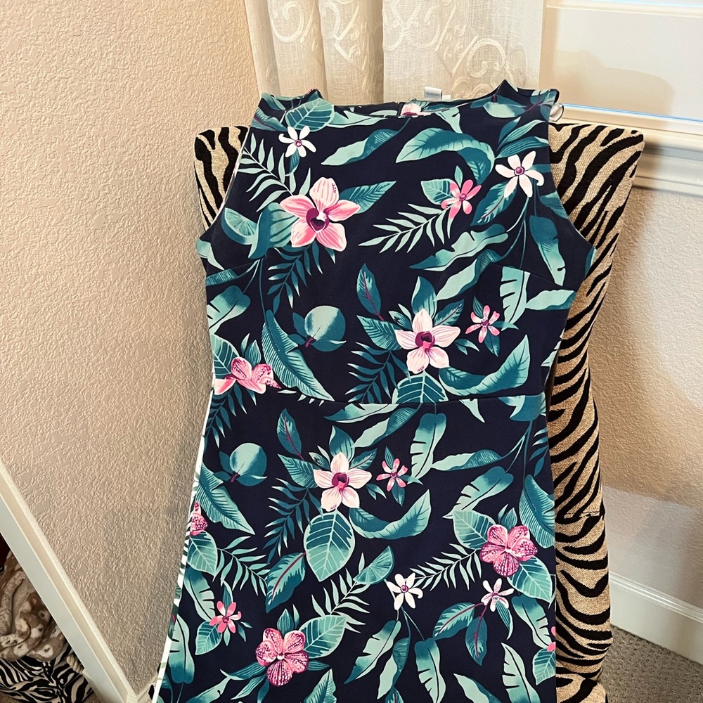 Sun Dresses - Picture 2 of 2